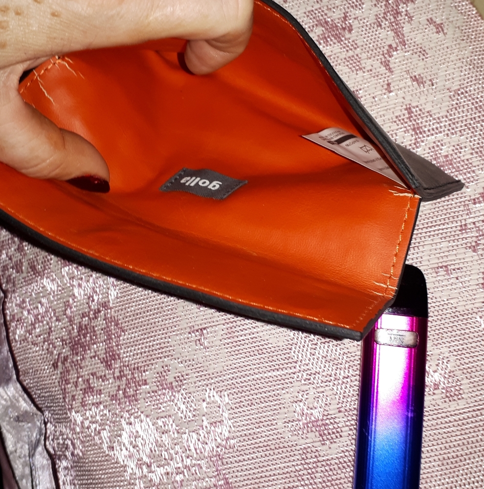 Mobile phone case - Picture 2 of 5